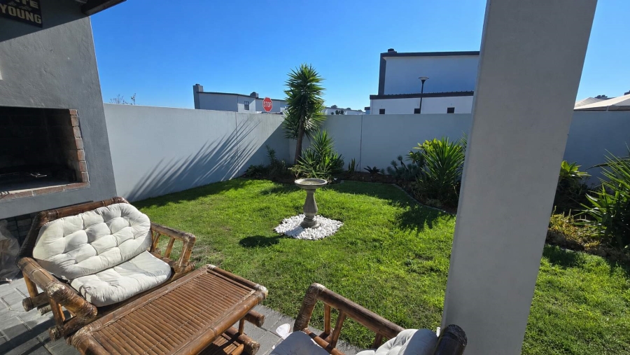 3 Bedroom Property for Sale in Zonnendal Western Cape